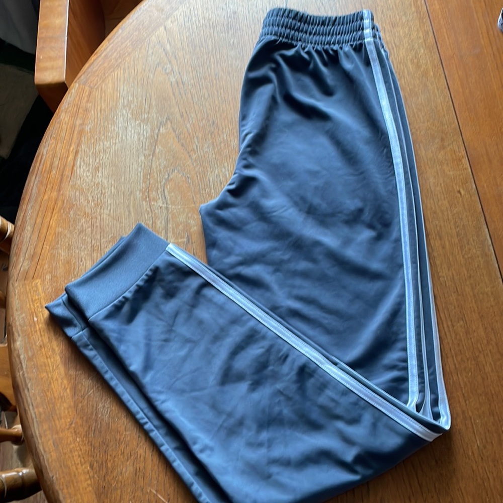 Adidas pants size XL - Picture 3 of 5